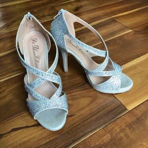 SOLD ❌De Blossom Collection, iridescent rhinestone